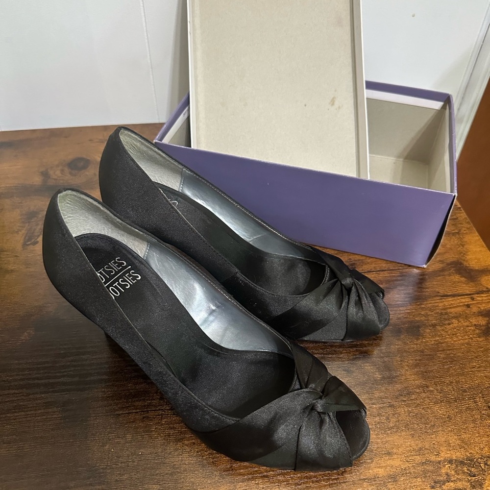 Black 3in heels satin